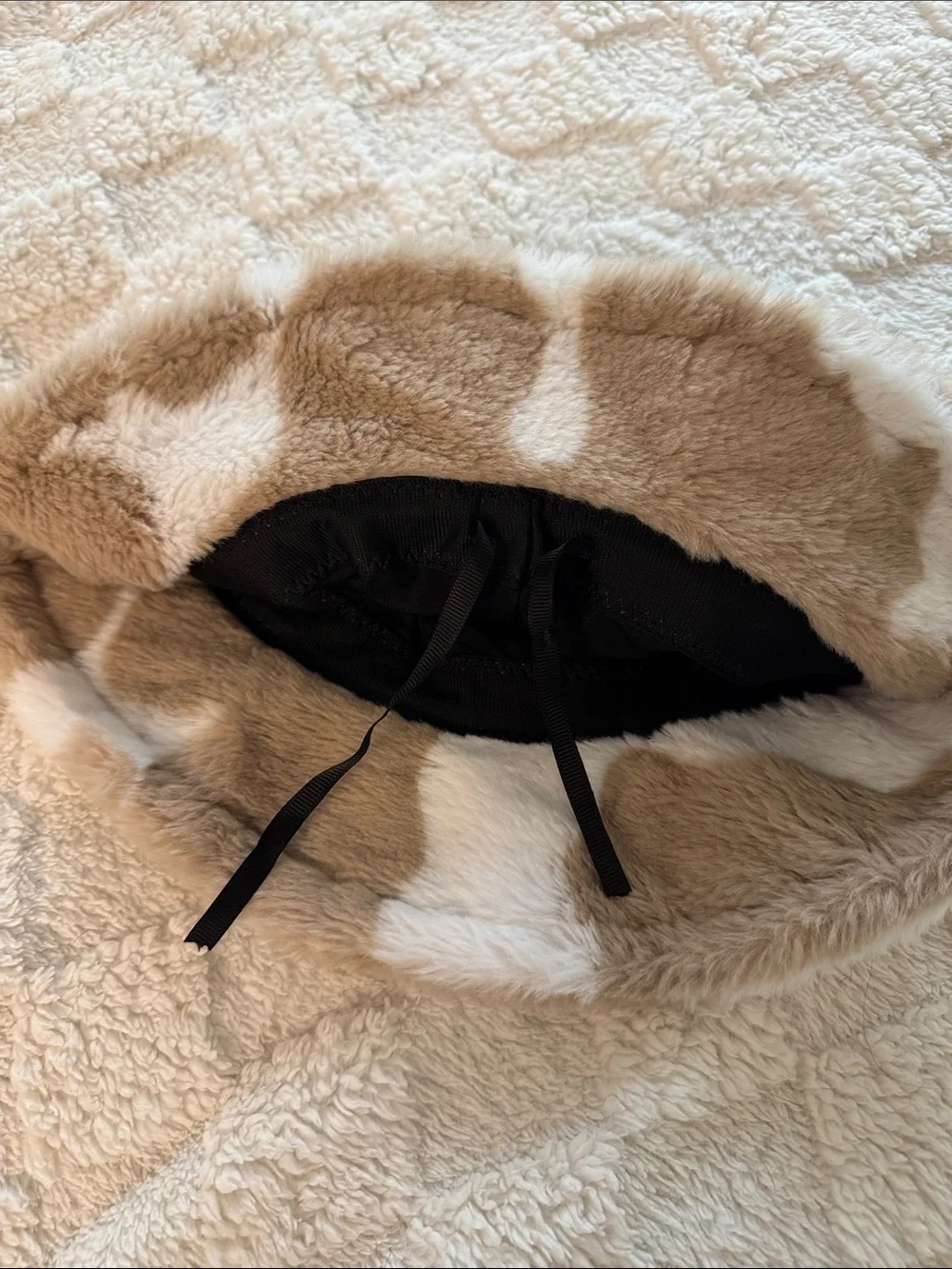 Faux Fur Bucket Hat in Cream & Light Brown